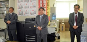 【本日の来局者】しっかり結集して頑張る=高橋とおる道議・稲村ひさお道議・ささだ浩道議